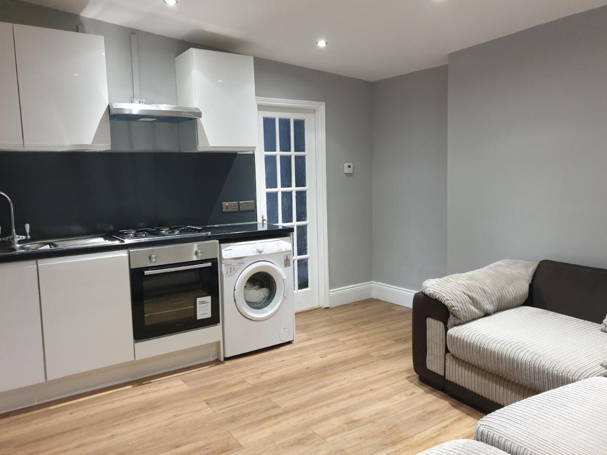 Lovely 1 Bedroom Flat High Barnet 3 Mins Away Exterior foto